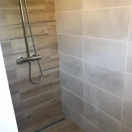 Apartment Tranquil Location, Finish To A High Standard Kosharitsa